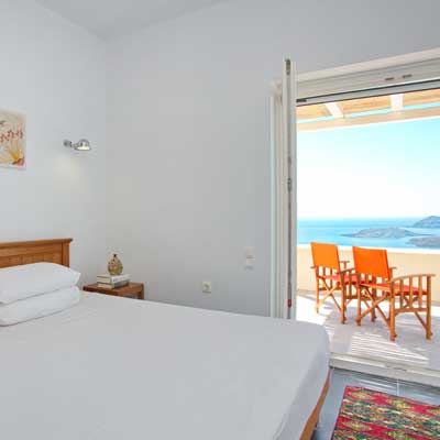 MAIN BEDROOM WITH DIRECT ACCESS TO CALDERA TERRACE